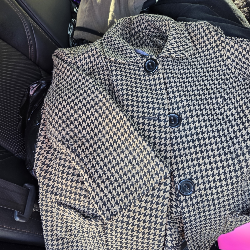Houndstooth Patterned Fabric - Picture 2 of 2